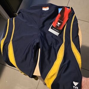 Men TYR 34 Navy and Yellow Sports Triathlon Performance Shorts Bottoms Swim